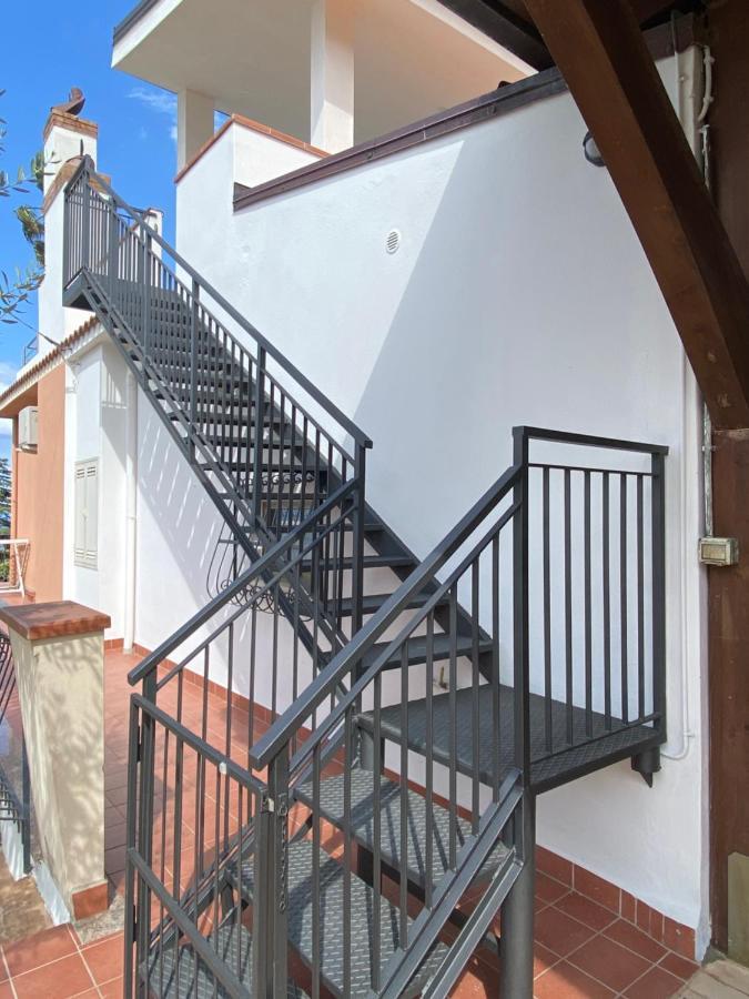 Loft Incantevole Con Idromassaggio Esterno Privato Patti Eksteriør bilde